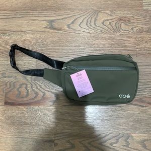 NWT Obe Waist Pack in Green
